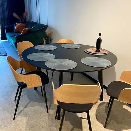 Luxury Copper Apartment *